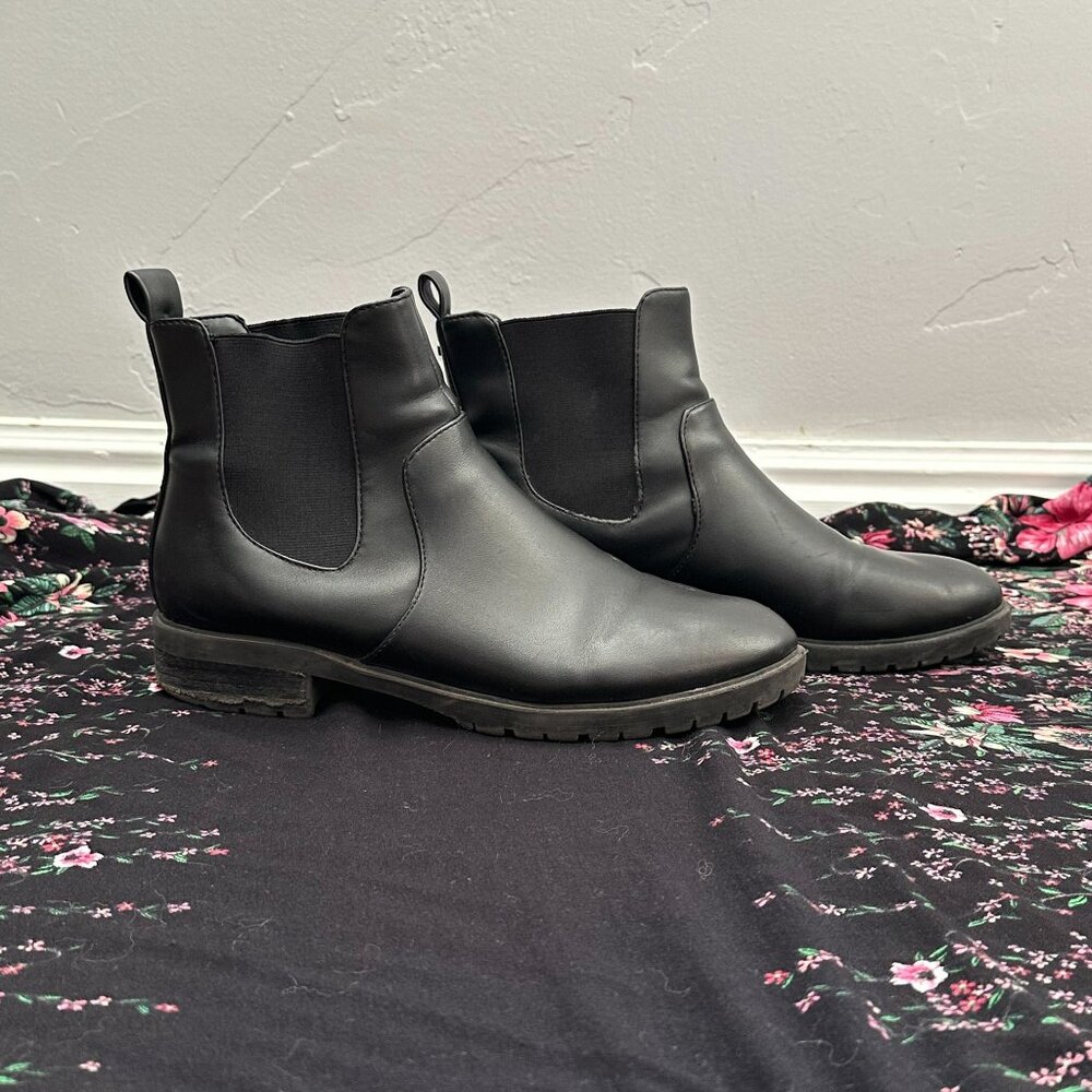 Pre-Loved ALDO Ankle Boots – Classic Style, Size 9